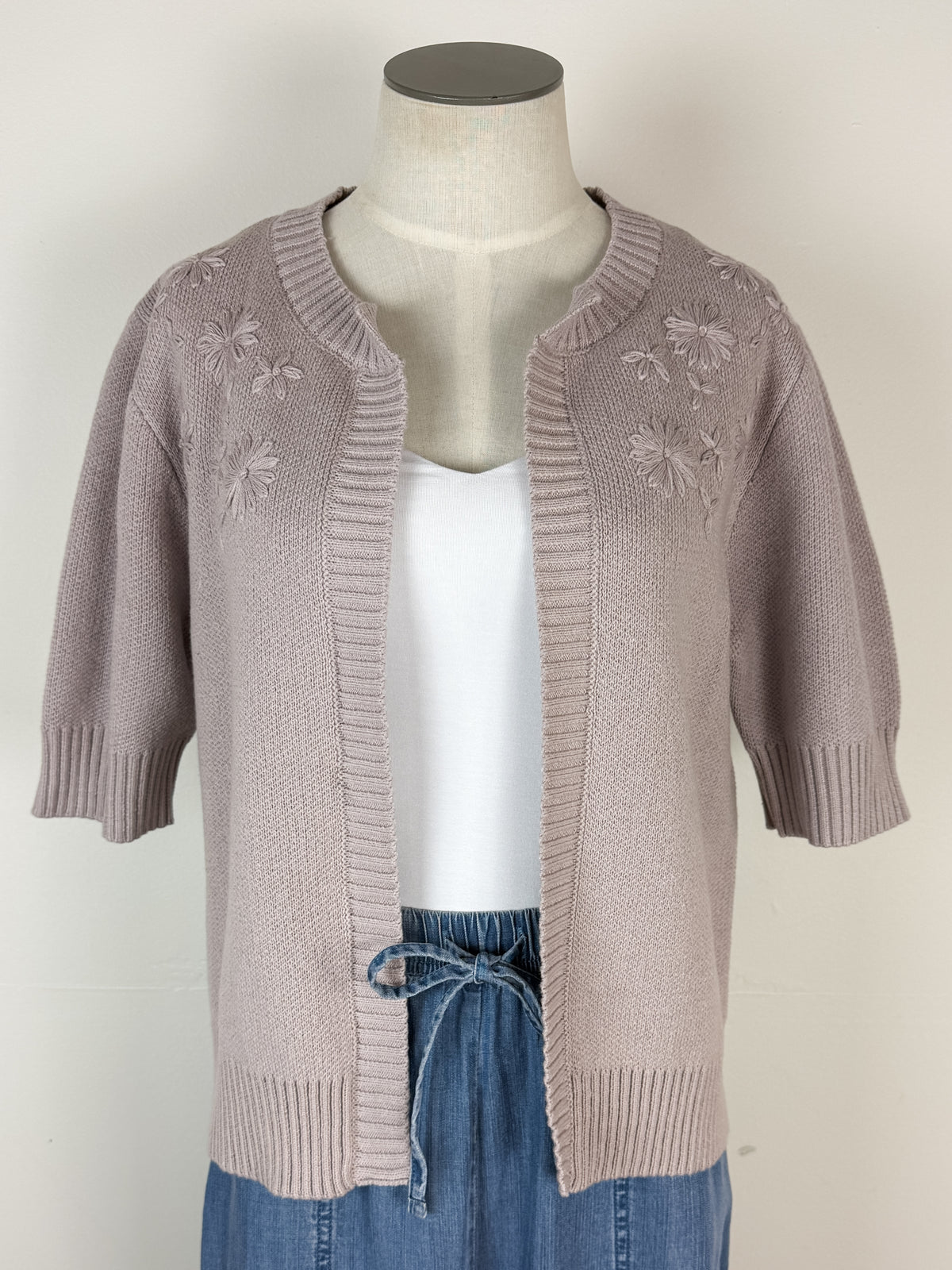 Daisy Embroidered Short Sleeve Cardigan in Lilac
