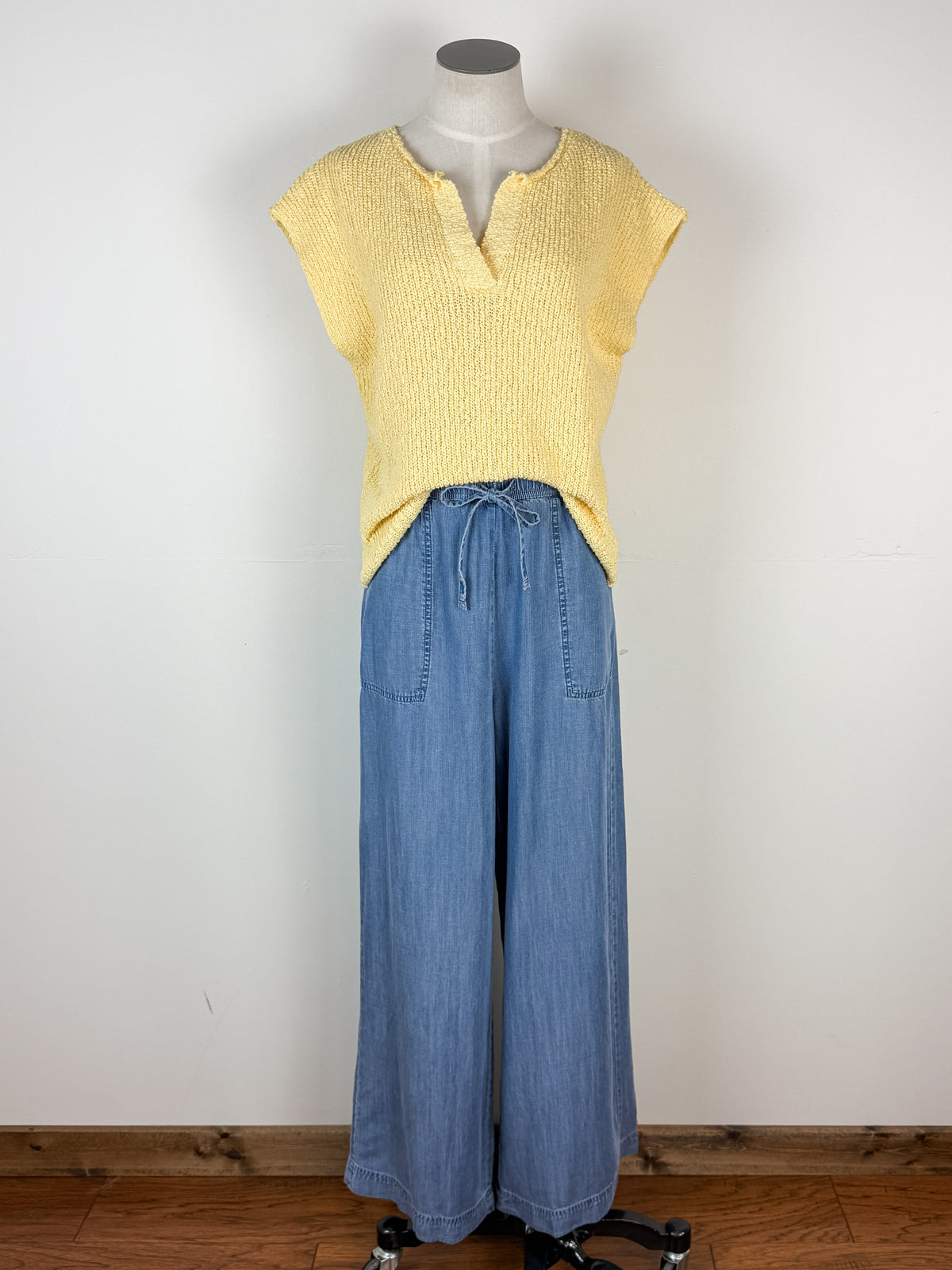 Vivian Short Sleeve Sweater in Yellow
