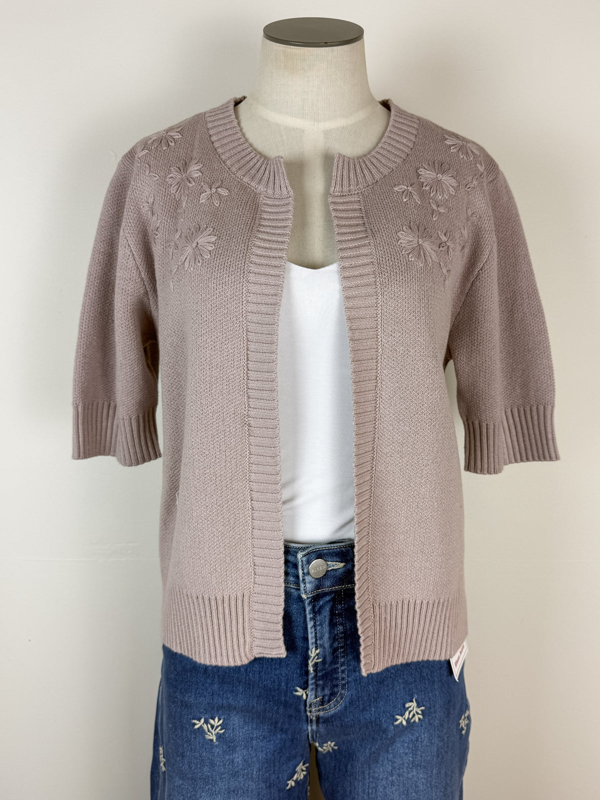 Daisy Embroidered Short Sleeve Cardigan in Lilac