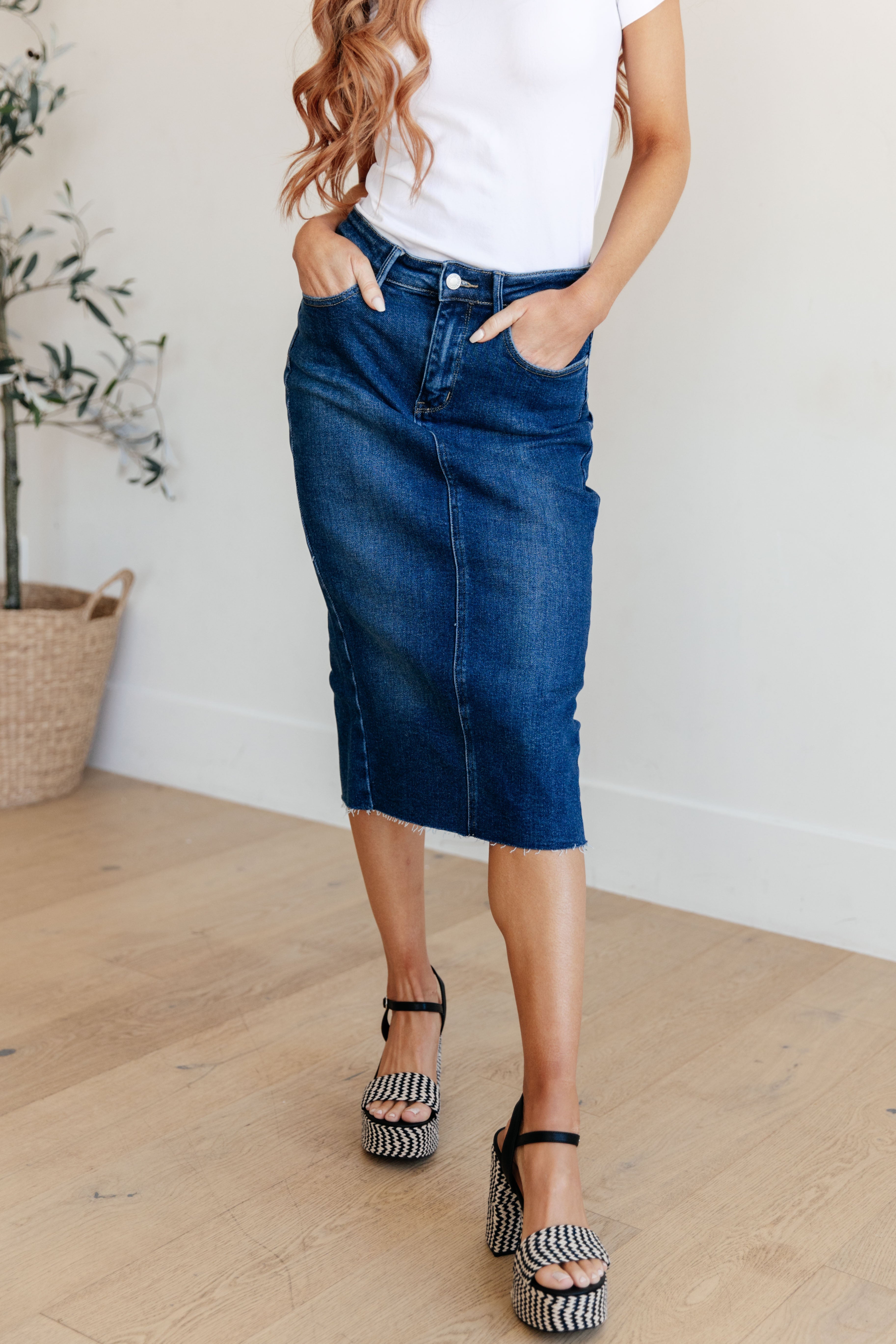 Patched Denim Skirt In Vintage Wash – Victoria Beckham US