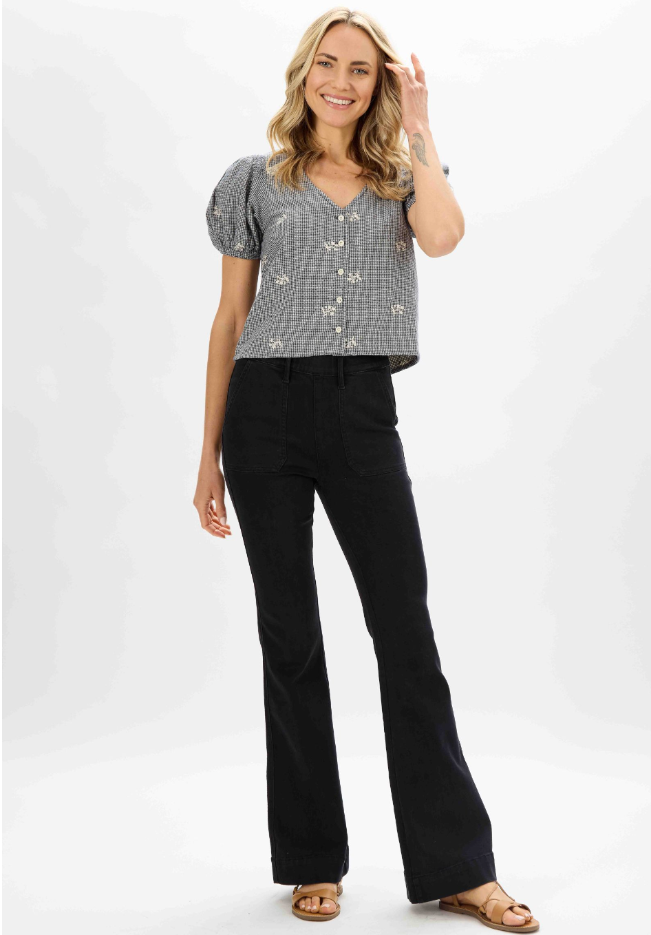 Judy Blue Taylor Pull On Trouser Flare in Black