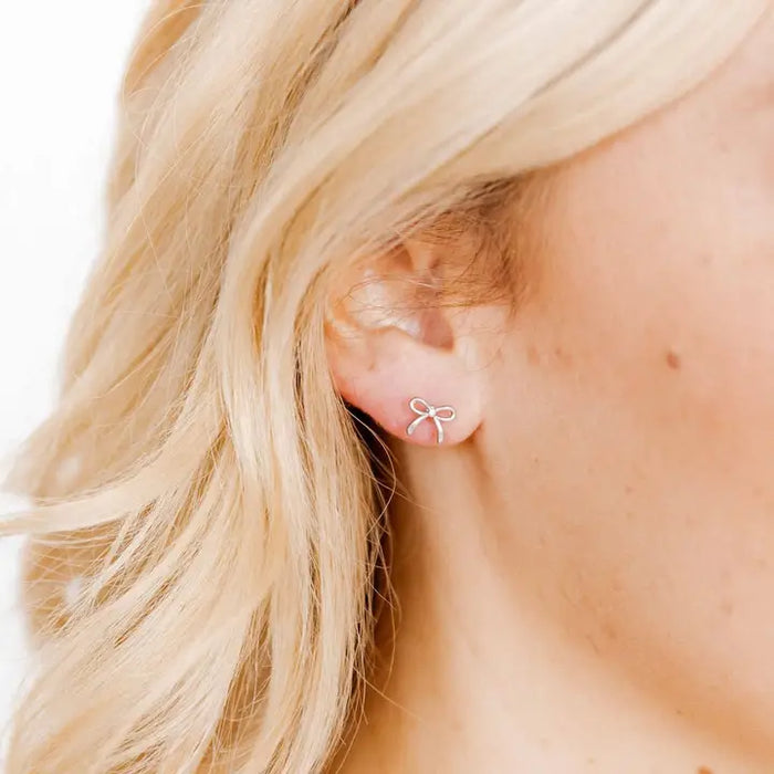 Linny Co. Sadie Bow Screwback Stud Earrings