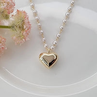 Bubble Heart Charm Pearl Necklace in Gold