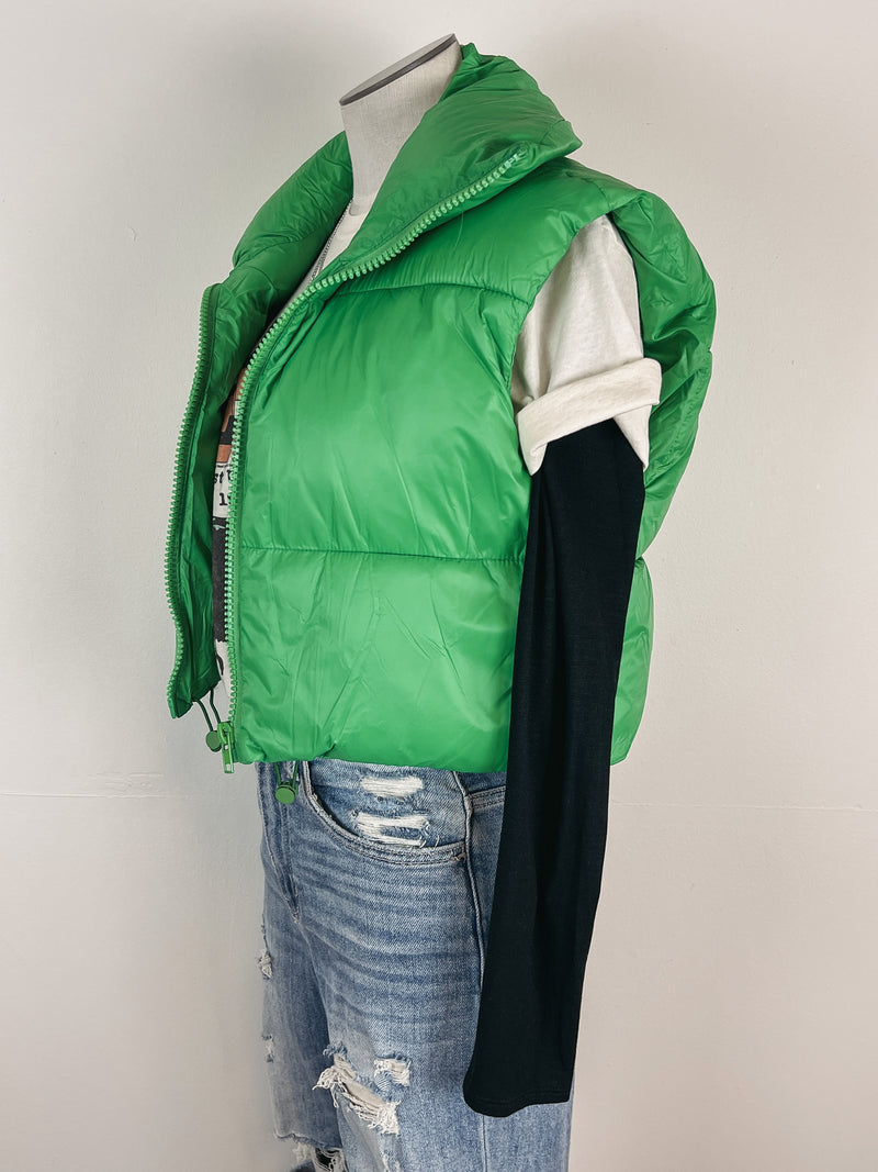 Cropped Puffer Vest in Green