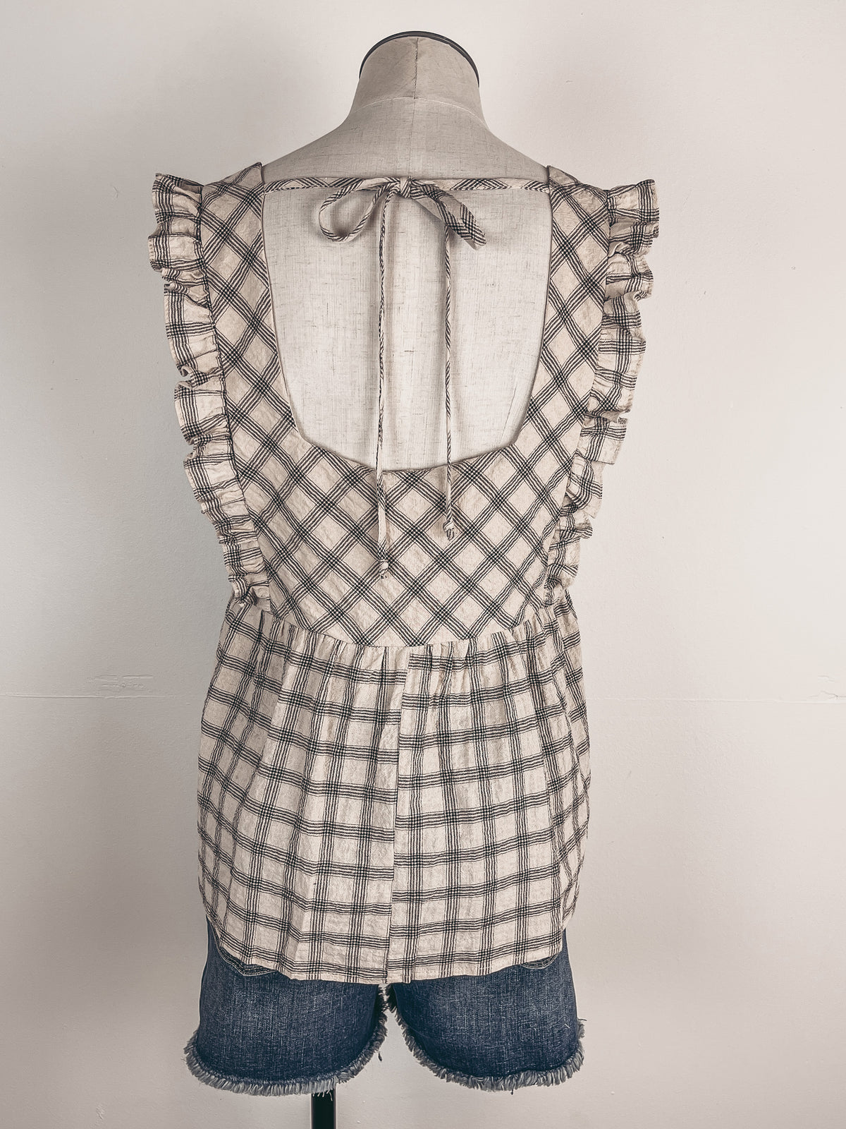 Checkered Frilly Top in Taupe/Brown