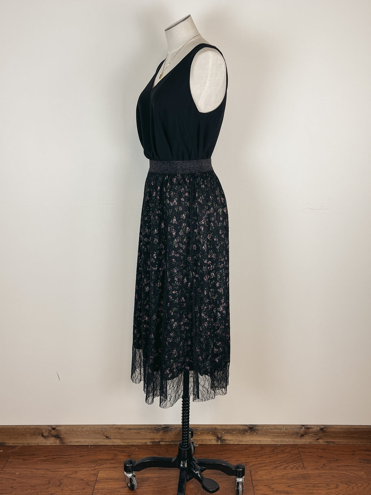 Mystree Floral and Lace Skirt in Black